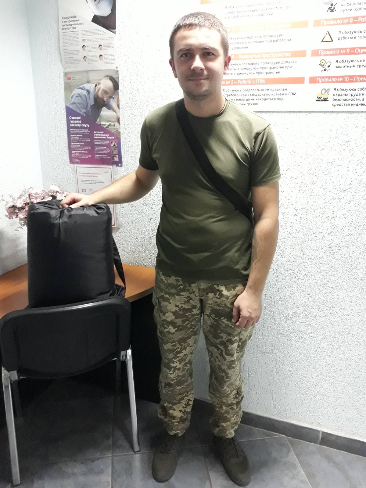 Ukraine soldier with USW provided sleeping bag